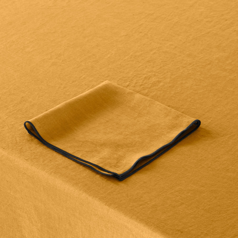 Tableau élégant Nappe carrée CARLINA ocres et bourdon noir - 6
