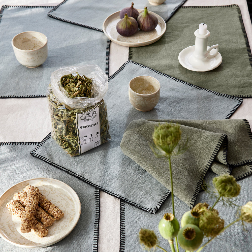 Set de Table Nino - Vert de Gris avec Détails Festonnés Noirs - 3